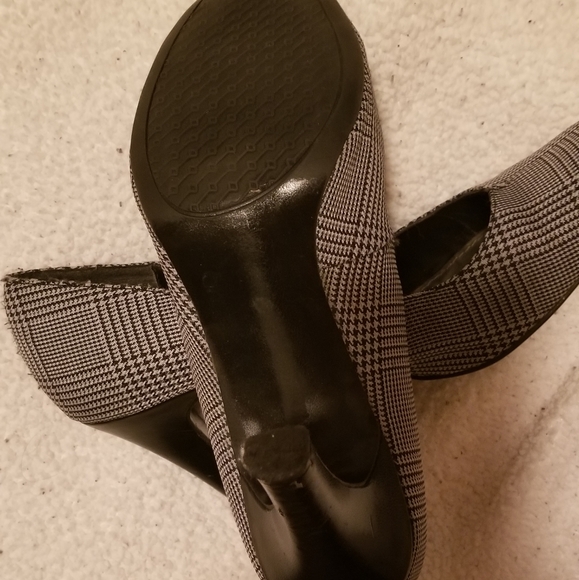 Womens pumps - Picture 3 of 3